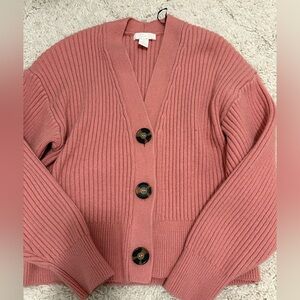 2 for 30 on selected items💕 H&M pink cardigan with buttons